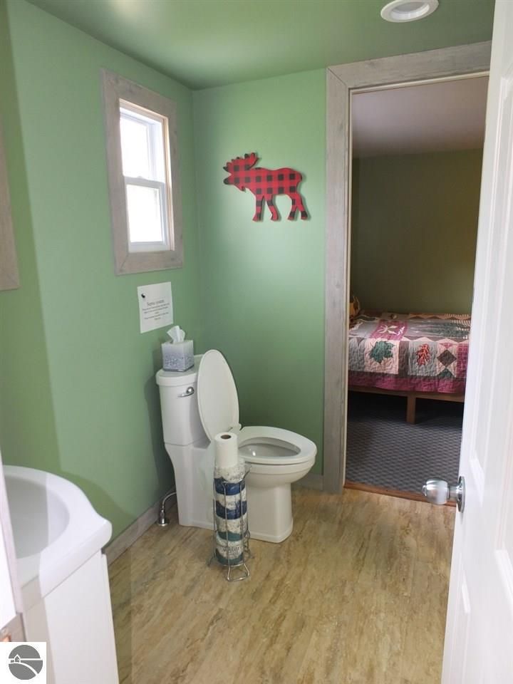 16086 Us Hwy 2, Cooks, MI 49817